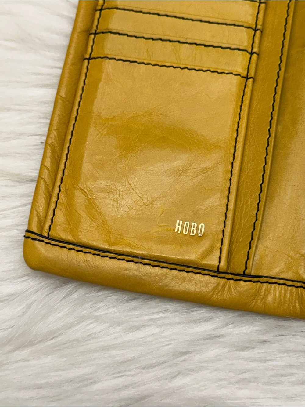 HOBO - INTERNATIONAL YELLOW SOFT LEATHER SADIE LONG WALLET MAGNETIC CLOSURE - Picture 13 of 16